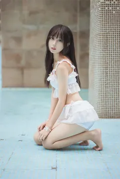 风之领域精品写真@No.090 泳池里的小美仁鱼 [40P/163MB] - 4