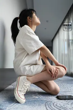 誉铭传媒 2023中秋节 专享 牛仔短裤帆布鞋棉袜脚裸足 [100P/1V/2.03G] - 1