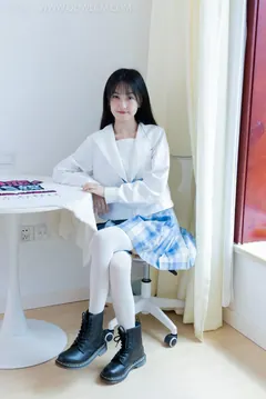 勿恋传媒 NO.2398 嘉木-帆布鞋、马丁靴、过膝白袜[155P/1V/4.52GB] - 4