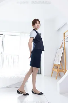 [BoBoSocks袜啵啵]NO.575 香菜-平底鞋、薄灰丝、银行至服[176P/1V/7.98GB] - 1