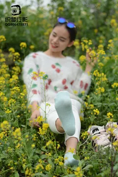 [织梦映像]NO.098 油菜花田里的棉袜 [199P/1.13G] - 1