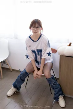 [BoBoSocks袜啵啵]NO.590 香菜-板鞋、短白棉袜、油亮薄黑丝、分体牛仔裤[148P/1V/6.04GB] - 4