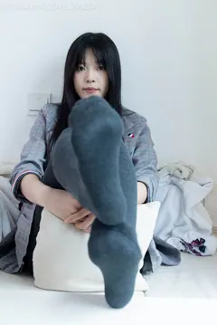 勿恋传媒 NO.2479 茯苓-皮鞋、厚灰连裤棉袜[160P/1V/4.55GB] - 3