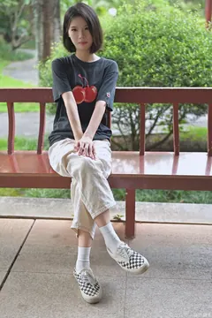 凝思摄影 NO.031 小睿-T恤、短白袜、平底鞋[144P/1V/5.27GB] - 2