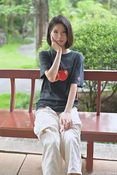 凝思摄影 NO.031 小睿-T恤、短白袜、平底鞋[144P/1V/5.27GB] - 3