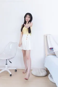 勿恋传媒 NO.2510 菜菜-高跟鞋、高跟凉鞋、短白棉袜、裸足[170P/1V/6.55GB] - 2