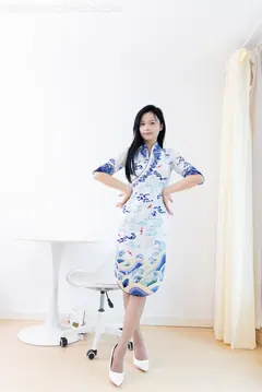 勿恋传媒 NO.2513 橙子-旗袍、高跟鞋、薄灰丝[158P/1V/4.16GB] - 2