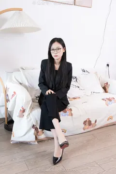 [BoBoSocks袜啵啵]NO.617 焦糖-高跟鞋、短肉丝、白船袜、裸足、ol至服[220P/1V/7.51GB] - 2