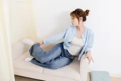 勿恋传媒 NO.2545 小艺-板鞋、纯白棉袜、裸足[150P/1V/3.85GB] - 4