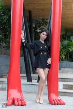 SSA丝社 第024期：高冷混血女王芷沫肉丝街拍[99P/105M] - 1