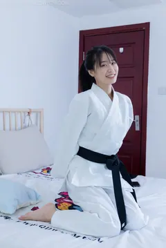 勿恋传媒 NO.2552 菜菜-人字拖、黑色踩脚裤袜、裸足、纯白棉袜[230P/1V/5.35GB] - 1