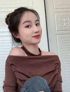 脚模面试脸足同框套路系列-215 略显成熟 [4V/9M] - 4