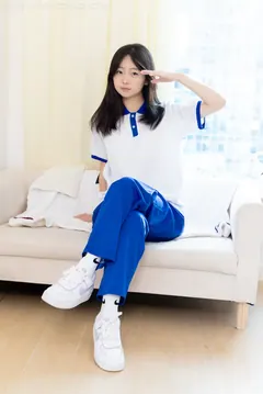 勿恋传媒 NO.2576 萌萌-板鞋、白棉袜、裸足、校服[153P/1V/3.51GB]