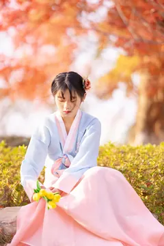 [YITUYU艺图语]2023.02.06 是秋天吗 z’z’z[21+1P/113MB] - 2