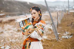 [YITUYU艺图语]2023.02.08 下雪天 谢阿玲[26+1P/352MB] - 2