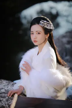 [YITUYU艺图语]2023.02.17 皑如山上雪皎若云间月 瑜瑾[24+1P/439MB] - 4