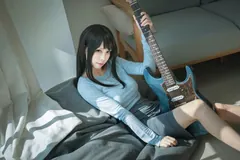 三無人型 – 吉他美眉[24P/223MB] - 2