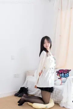 勿恋传媒 NO.2608 萌萌-马丁靴、薄黑丝[143P/1V/4.18GB] - 1