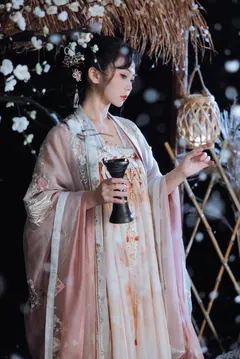 [YITUYU艺图语]2023.03.05 风雪等归人 阡墨红尘[21+1P/472MB] - 2