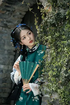 [YITUYU艺图语]2023.03.12 流年 晚江亭[39+1P/438MB] - 4