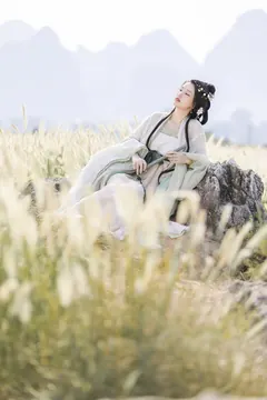 [YITUYU艺图语]2023.03.14 秋风起 芝芝琪[25+1P/298MB] - 2