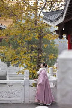 [YITUYU艺图语]2023.03.21 山河已秋 培培[34+1P/333MB] - 2
