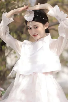 [YITUYU艺图语]2023.03.25 樱花树下的约定 小多多要爆富[46+1P/627MB] - 4