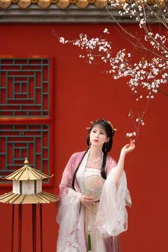 [YITUYU艺图语]2023.03.26 春风慢 初茶[48+1P/785MB] - 2