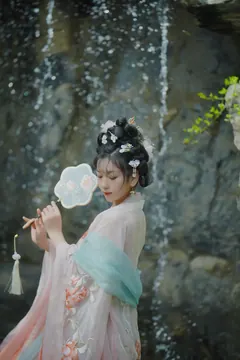 [YITUYU艺图语]2023.04.01 春庭月 静静[21+1P/382MB] - 3