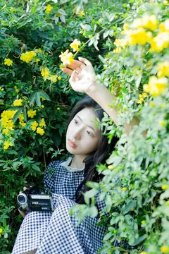 [YITUYU艺图语]2023.04.02 故事的小黄花 木柚[27+1P/341MB] - 2