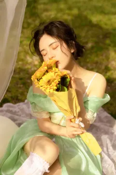 [YITUYU艺图语]2023.04.03 躺进浪漫里 安妮[22+1P/394MB] - 2
