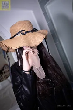 [LSS山茶摄影] NO.086 进门就把袜子脱了洗了 [89P/374MB] - 2