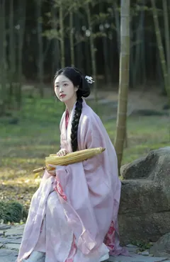 [YITUYU艺图语]2023.04.04 虎丘行 谢昀[28+1P/258MB] - 2