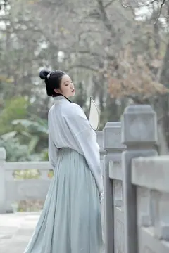 [YITUYU艺图语]2023.04.06 琴君可听 姿姿[24+1P/289MB] - 2