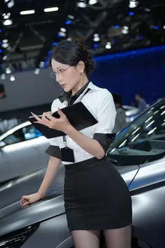 精选街拍作品 NO.6786 黑白搭配你的小君[104P/80MB] - 1