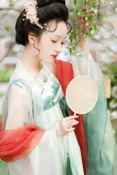 [YITUYU艺图语]2023.04.07 春日宴 君尹兰[24+1P/302MB] - 2