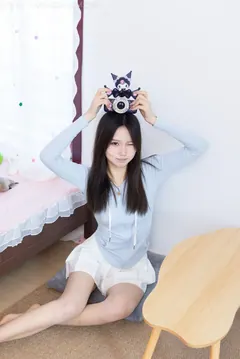 勿恋传媒 NO.2650 南星-板鞋、白棉袜、裸足[149P/1V/3.39GB] - 2