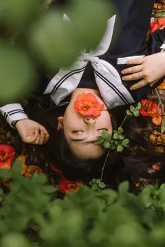 [YITUYU艺图语]2023.04.09 茶花树下的少女 是小白噢[25+1P/1.00GB] - 2