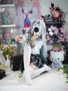 白栎Shirly  春日流萤[130P/353MB] - 1