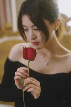 [YITUYU艺图语]2023.04.10 迷 cici[32+1P/142MB] - 2