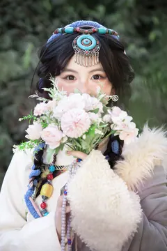 [YITUYU艺图语]2023.04.10 甜甜的卓玛姑娘 思楠[24+1P/460MB] - 2