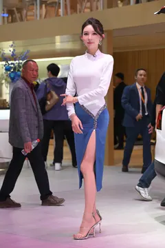 精选街拍作品 NO.6801 爱穿肉丝的小闹[174P/225MB] - 2