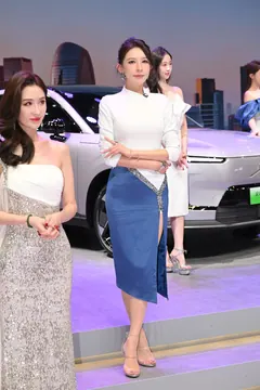 精选街拍作品 NO.6801 爱穿肉丝的小闹[174P/225MB] - 3