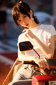 [YITUYU艺图语]2023.04.11 贝斯美眉 木棉棉VwV[27+1P/263MB] - 2