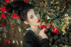 [YITUYU艺图语]2023.04.11 山茶不懂红玫瑰 素素[35+1P/575MB] - 2
