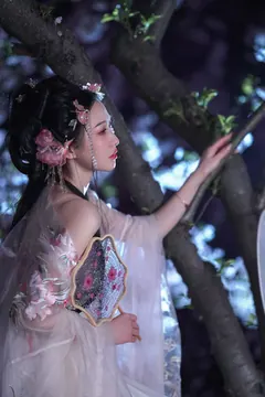 [YITUYU艺图语]2023.04.13 花千树 娇娇 [25+1P/424MB] - 3