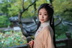 [YITUYU艺图语]2023.04.14 汉服游园 小泽[33+1P/1.03GB] - 2