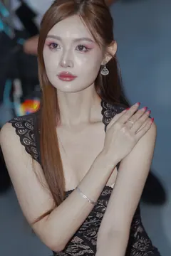 精选街拍作品 NO.6821 黑色蕾SI裙肉丝美腿[188P/329MB] - 2