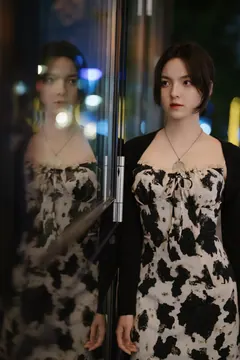 [YITUYU艺图语]2023.04.19 1.2大光圈下纯自然拍摄的夜景人像 dudu [26+1P/493MB] - 2