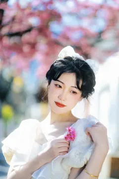 [YITUYU艺图语]2023.04.19 冬樱花下 迟白 [22+1P/254MB] - 2